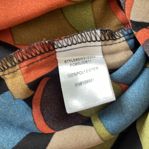 Trendy blouse by Sunny Leigh in size large - Picture 7 of 7